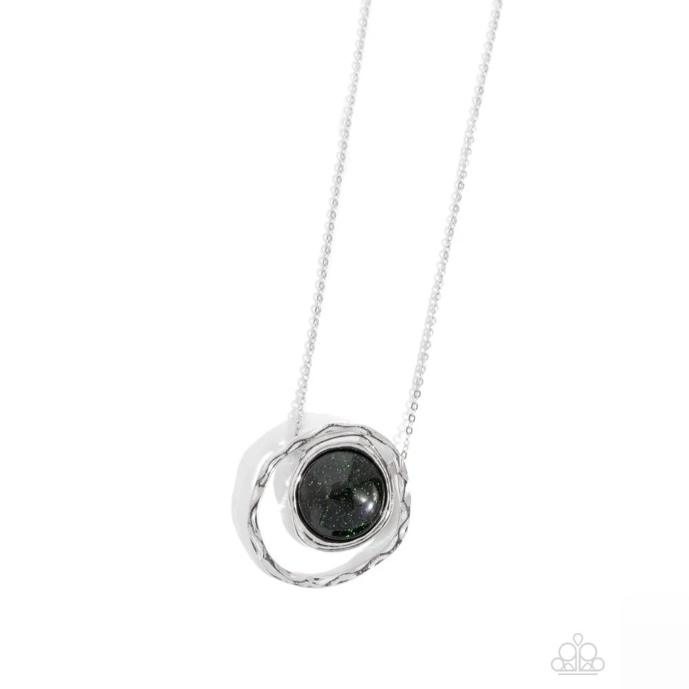Gentle Glitter Necklace